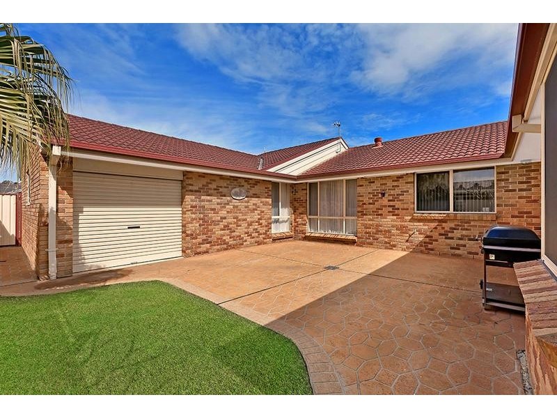 31 Castlereagh Crescent, Bateau Bay NSW 2261