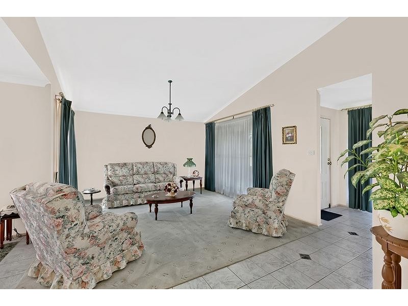 31 Castlereagh Crescent, Bateau Bay NSW 2261