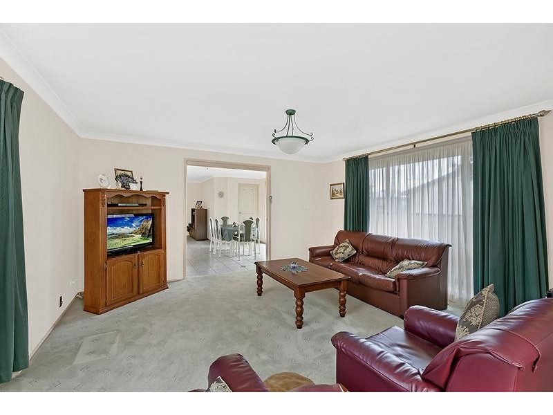 31 Castlereagh Crescent, Bateau Bay NSW 2261