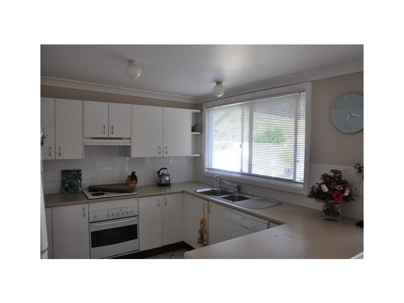 18 Kurruba Parade, Berkeley Vale NSW 2261