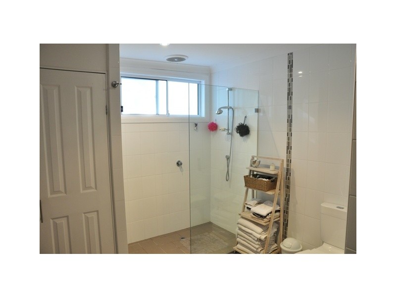 18 Kurruba Parade, Berkeley Vale NSW 2261