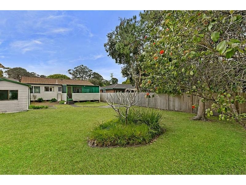20 Panorama Parade, Berkeley Vale NSW 2261