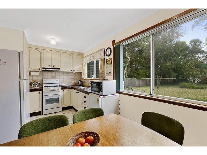 20 Panorama Parade, Berkeley Vale NSW 2261