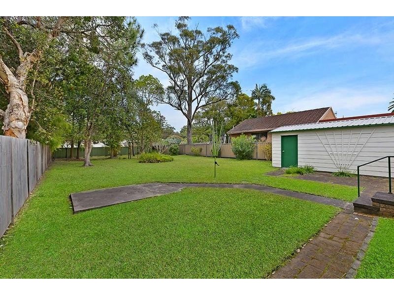 20 Panorama Parade, Berkeley Vale NSW 2261