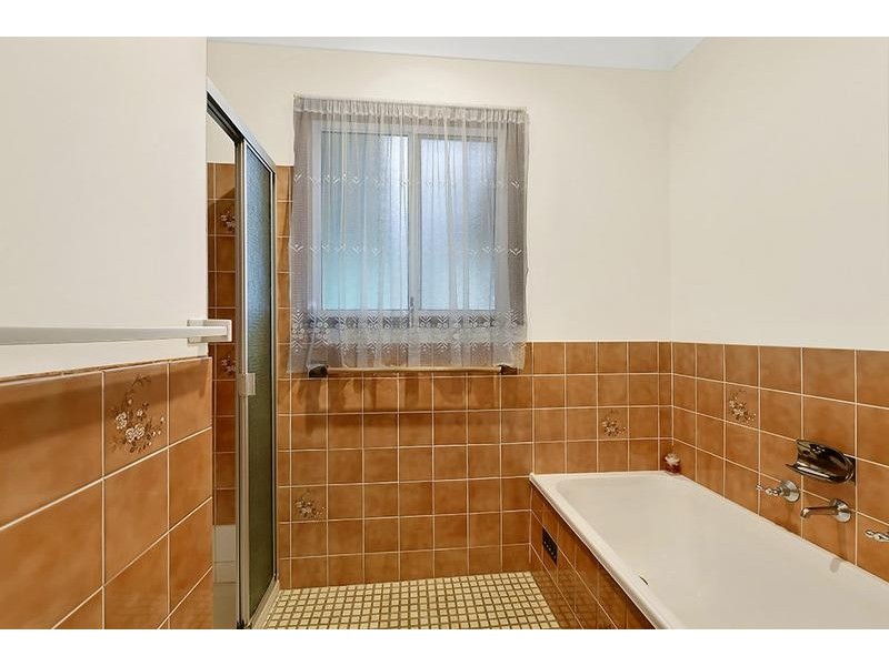 20 Panorama Parade, Berkeley Vale NSW 2261