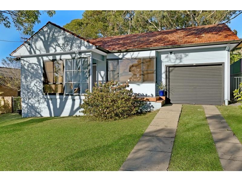 41 Hilltop St, Bateau Bay NSW 2261