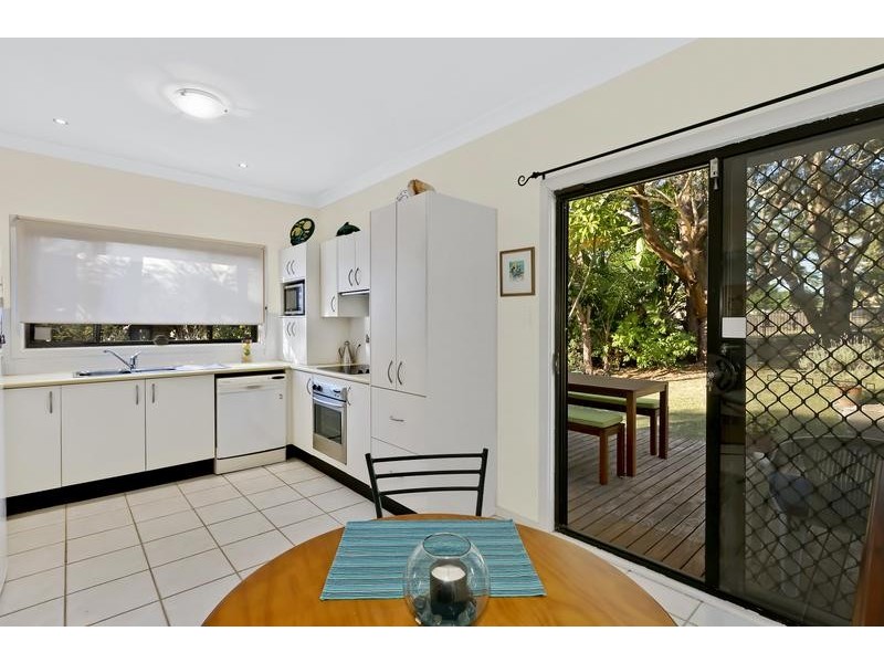41 Hilltop St, Bateau Bay NSW 2261