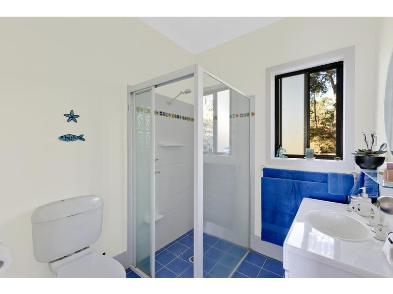 41 Hilltop St, Bateau Bay NSW 2261