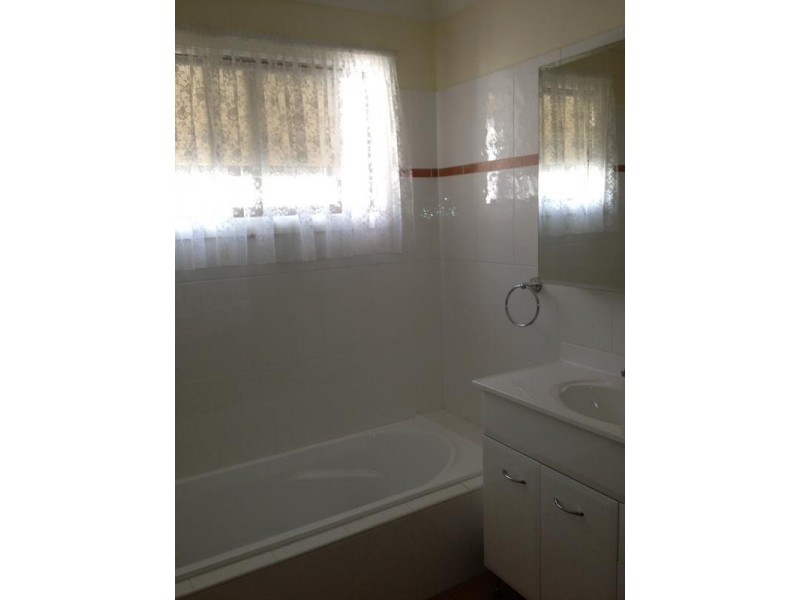 11 Jean Avenue, Berkeley Vale NSW 2261
