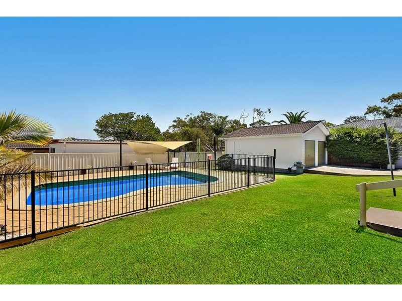 44 Marlowe Road, Bateau Bay NSW 2261