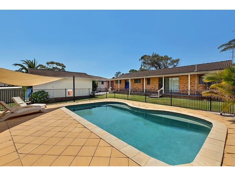 44 Marlowe Road, Bateau Bay NSW 2261