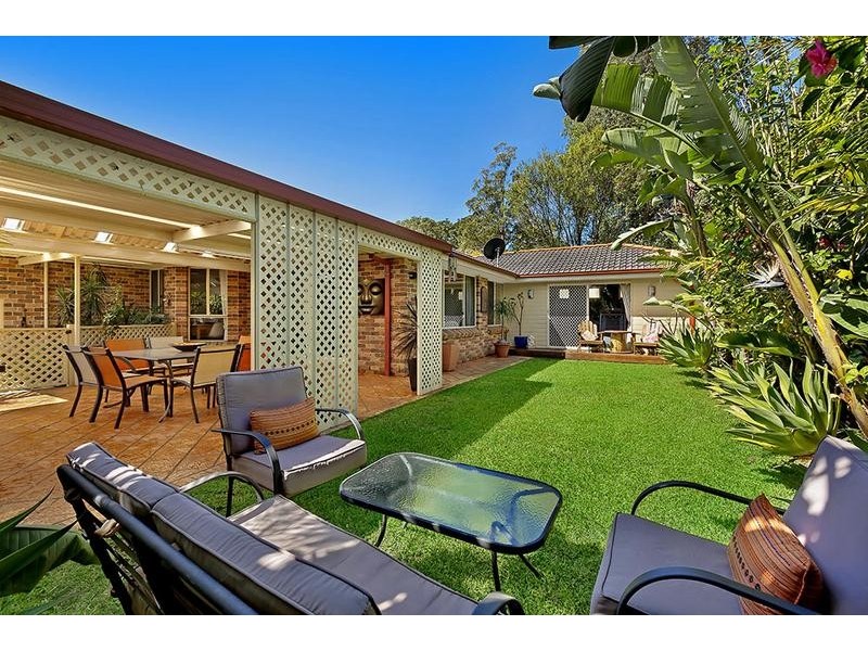 2 Lachlan Avenue, Berkeley Vale NSW 2261