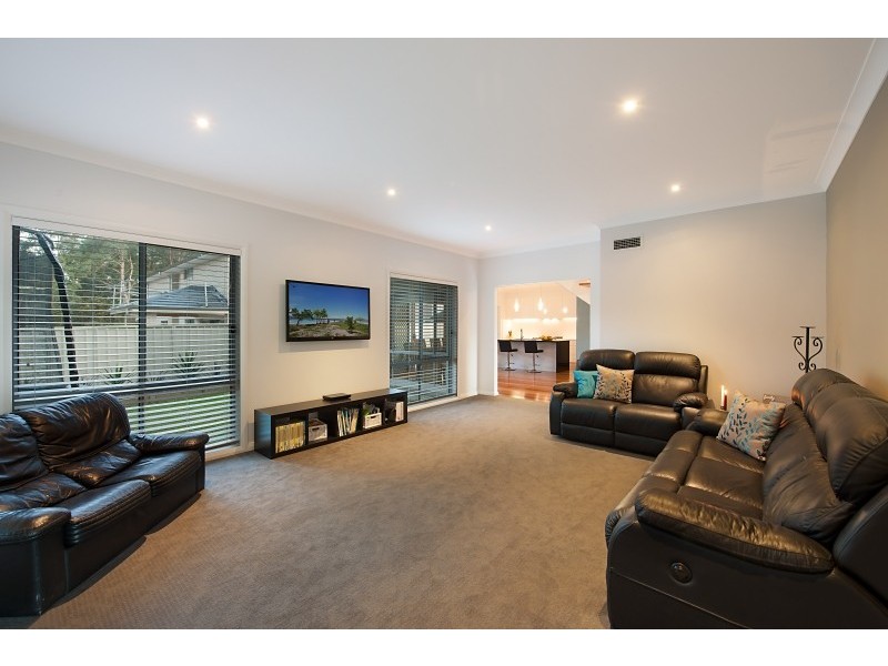 37 Blue Crane Cl, Tumbi Umbi NSW 2261