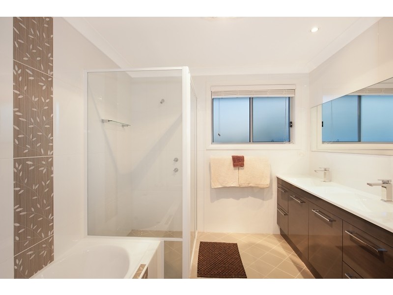37 Blue Crane Cl, Tumbi Umbi NSW 2261