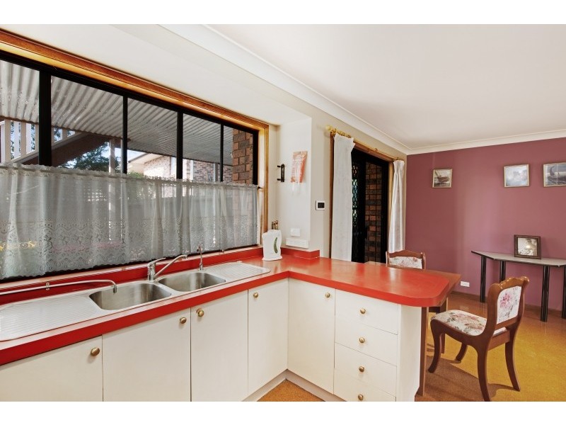 13 Lincoln Close, Bateau Bay NSW 2261