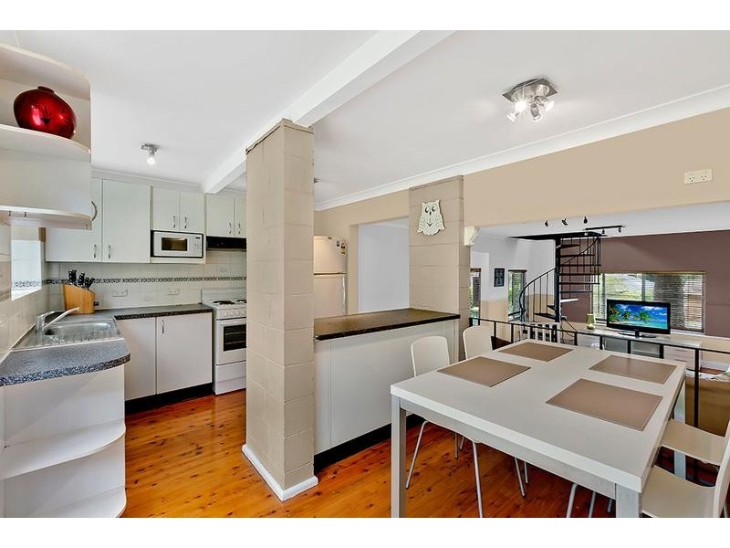 47 Albatross Road, Berkeley Vale NSW 2261
