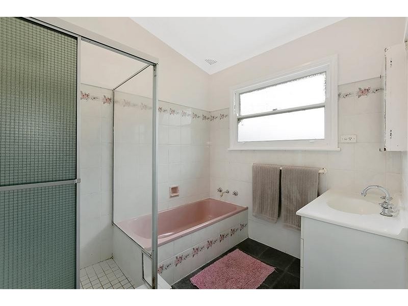 47 Albatross Road, Berkeley Vale NSW 2261