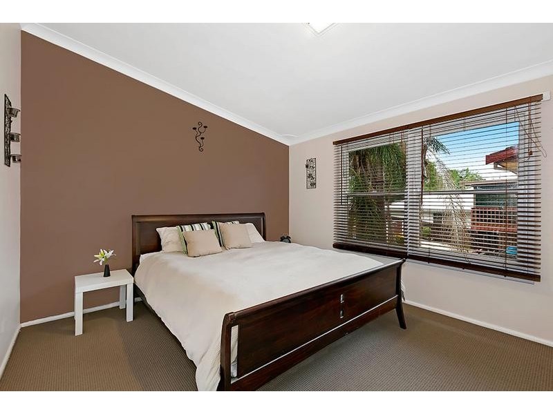 47 Albatross Road, Berkeley Vale NSW 2261