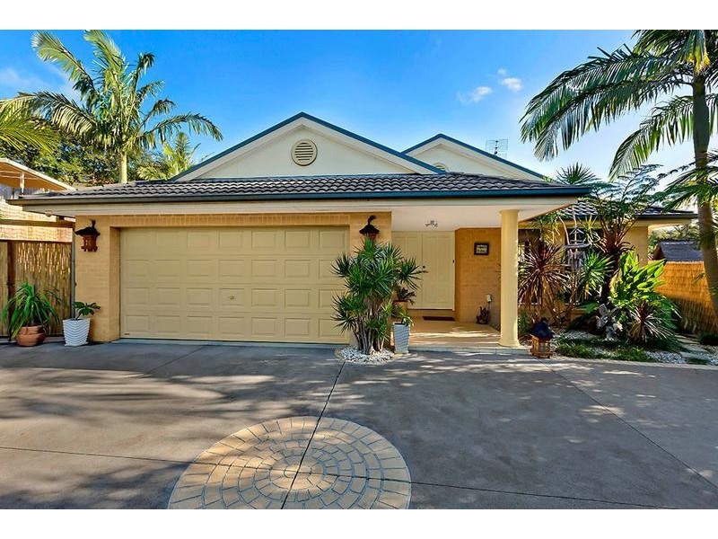 4 Lachlan Place, Berkeley Vale NSW 2261