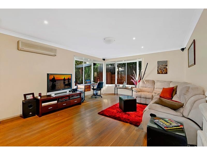 4 Lachlan Place, Berkeley Vale NSW 2261