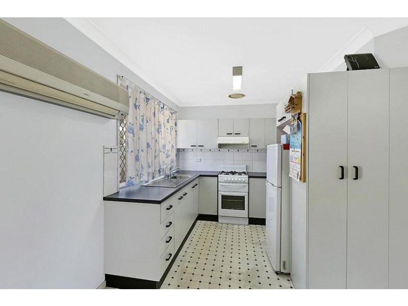 43 Lorraine Ave, Berkeley Vale NSW 2261