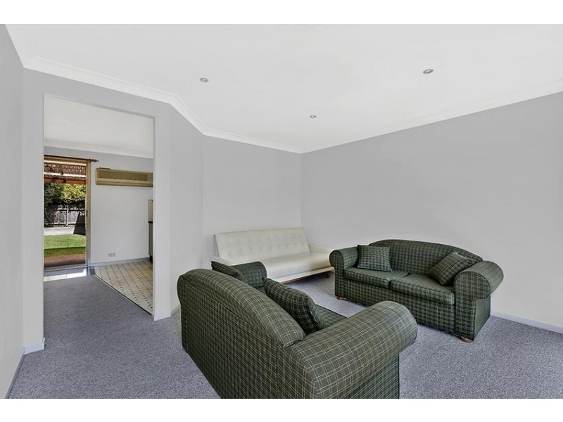 43 Lorraine Ave, Berkeley Vale NSW 2261