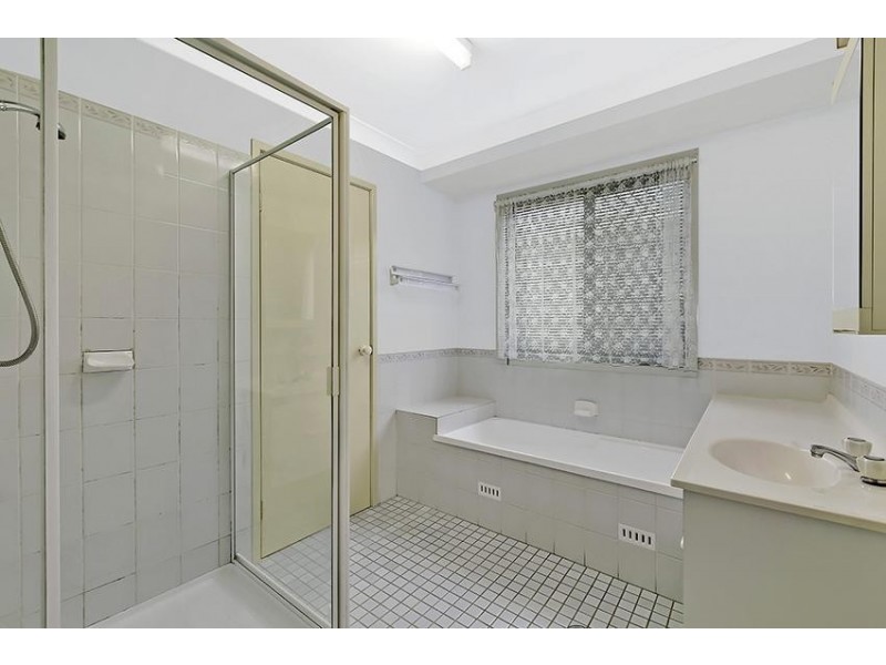 43 Lorraine Ave, Berkeley Vale NSW 2261