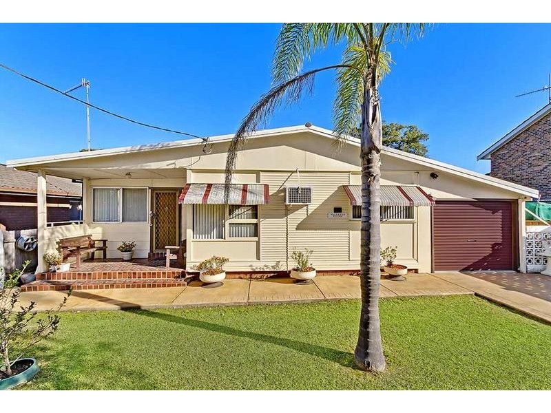 30 Panorama Parade, Berkeley Vale NSW 2261
