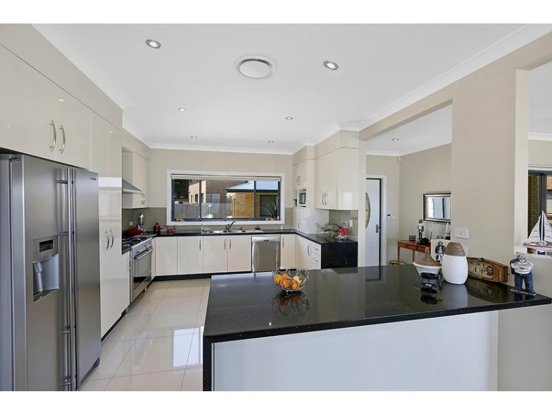 14 Wallarah Road, Gorokan NSW 2263