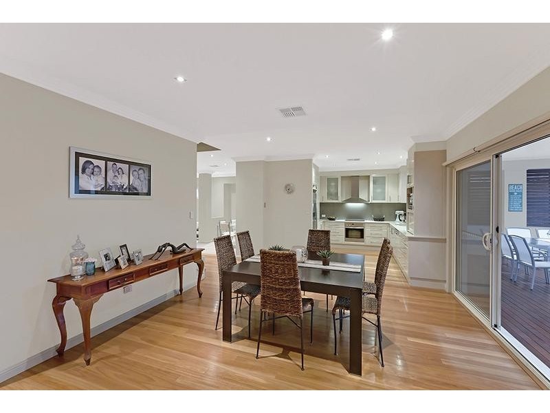 35 Barry Street, Bateau Bay NSW 2261