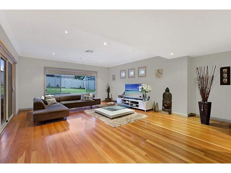 35 Barry Street, Bateau Bay NSW 2261