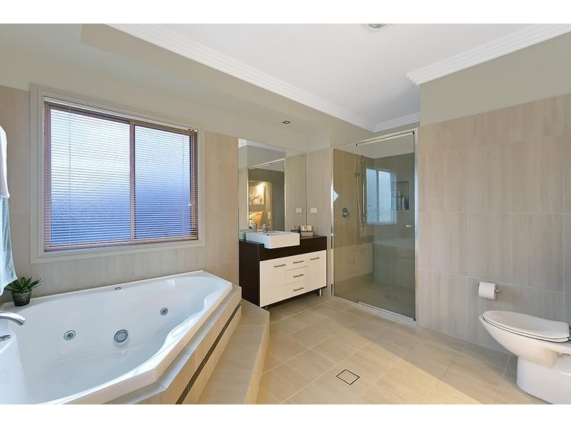 35 Barry Street, Bateau Bay NSW 2261