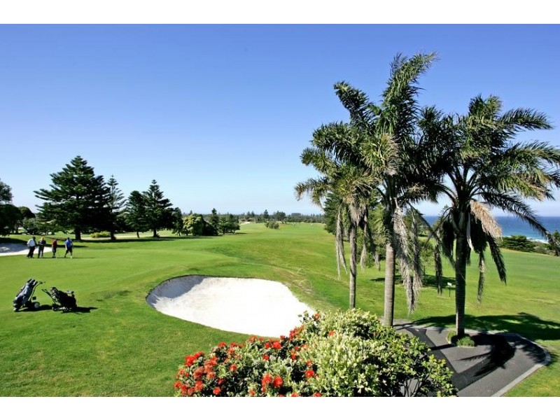 35 Barry Street, Bateau Bay NSW 2261