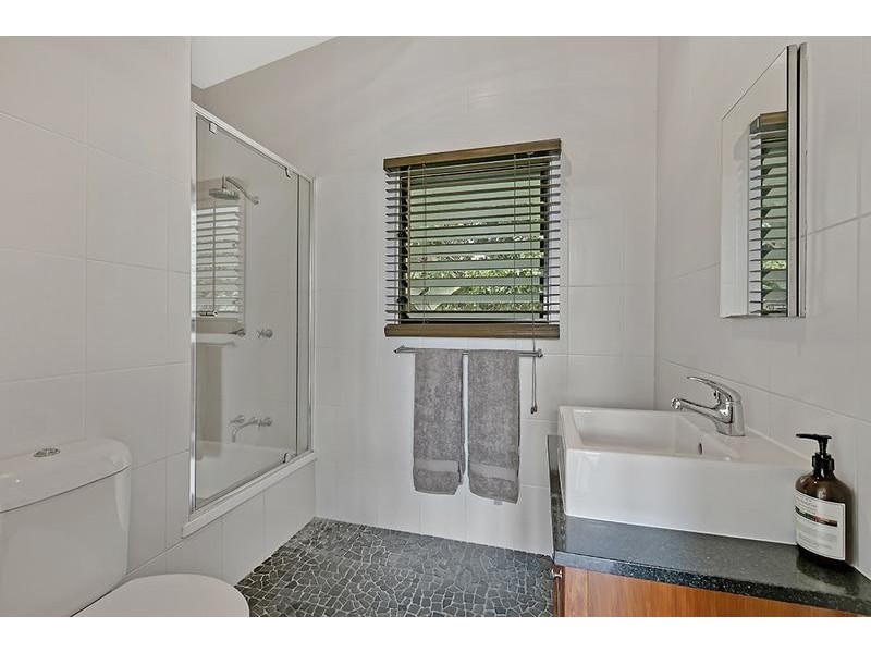 264 Lakedge Ave, Berkeley Vale NSW 2261