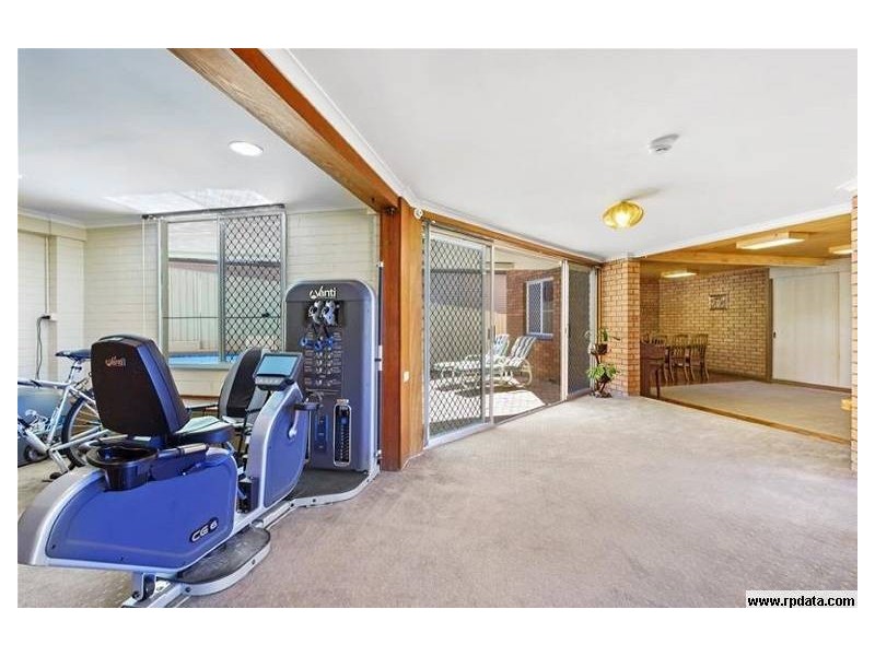 1 Shannon Parade, Berkeley Vale NSW 2261
