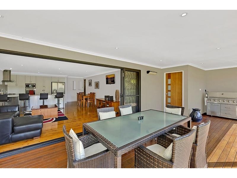 4 Buckingham Road, Berkeley Vale NSW 2261