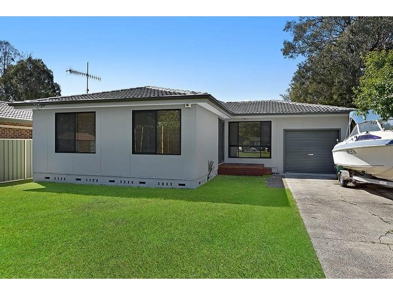 4 Buckingham Road, Berkeley Vale NSW 2261