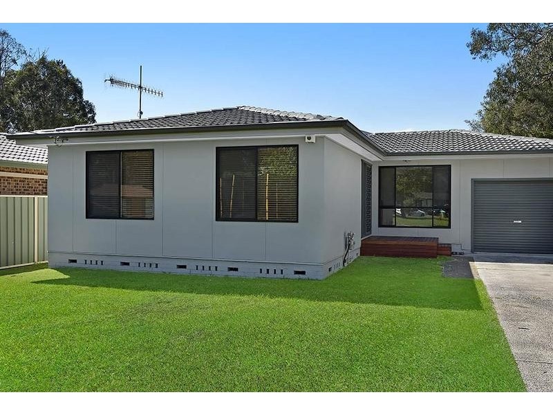 4 Buckingham Road, Berkeley Vale NSW 2261