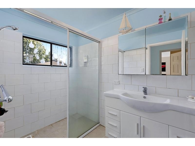 29 Kingsford Smith Drive, Berkeley Vale NSW 2261