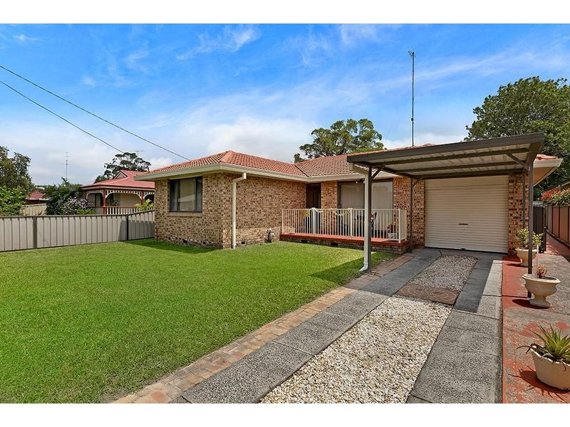 40 Clare Crescent, Berkeley Vale NSW 2261