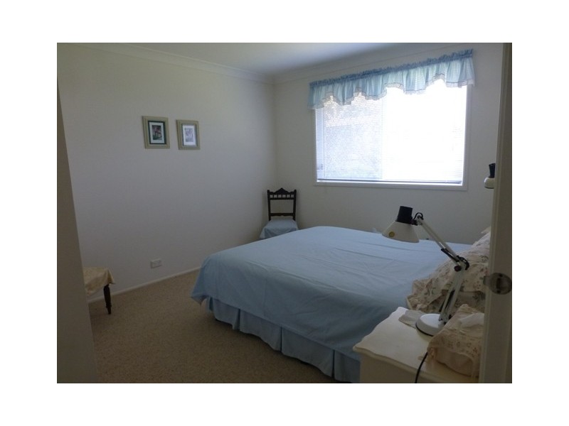 4 Parkside Avenue, Bateau Bay NSW 2261