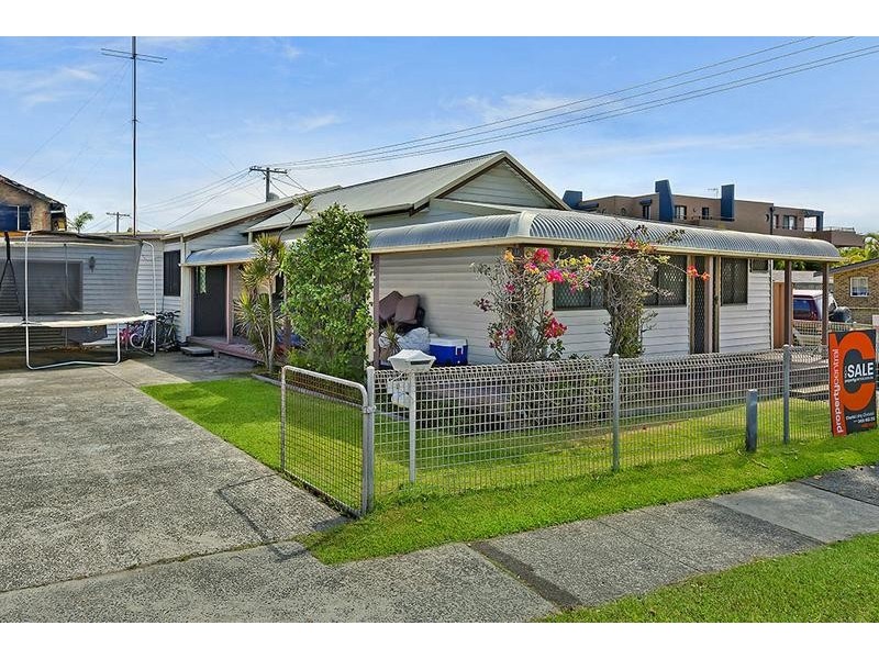 9 Manning Road, The Entrance NSW 2261