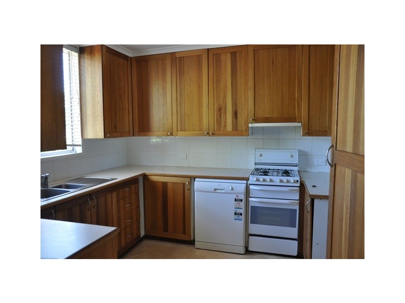 26 Windsor Road, Berkeley Vale NSW 2261