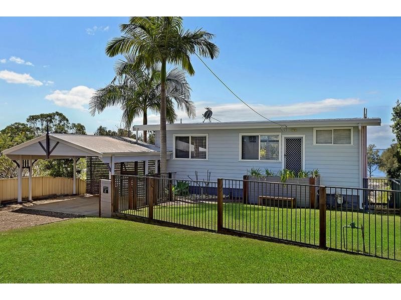 63 Killkenny Pde,, Berkeley Vale NSW 2261