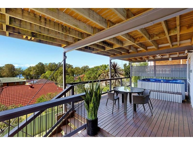 63 Killkenny Pde,, Berkeley Vale NSW 2261