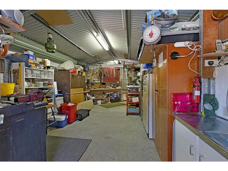 2 Clyde Close, Bateau Bay NSW 2261