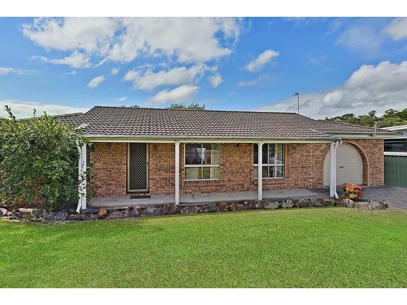 2 Pindarri Avenue, Berkeley Vale NSW 2261