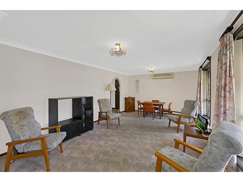 2 Pindarri Avenue, Berkeley Vale NSW 2261