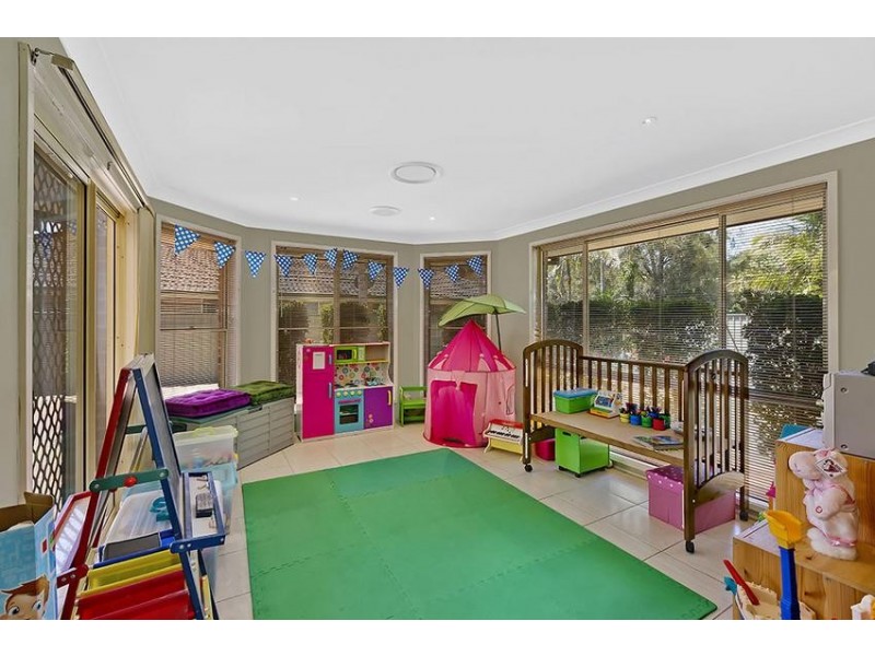 1 Castlereagh Crescent, Bateau Bay NSW 2261