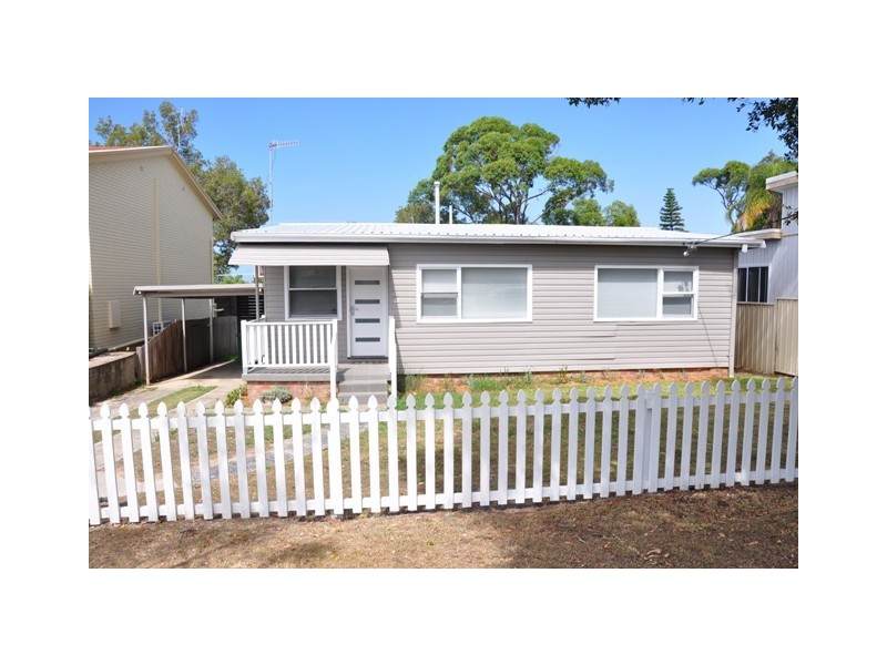 62 Dampier Boulevard, Killarney Vale NSW 2261